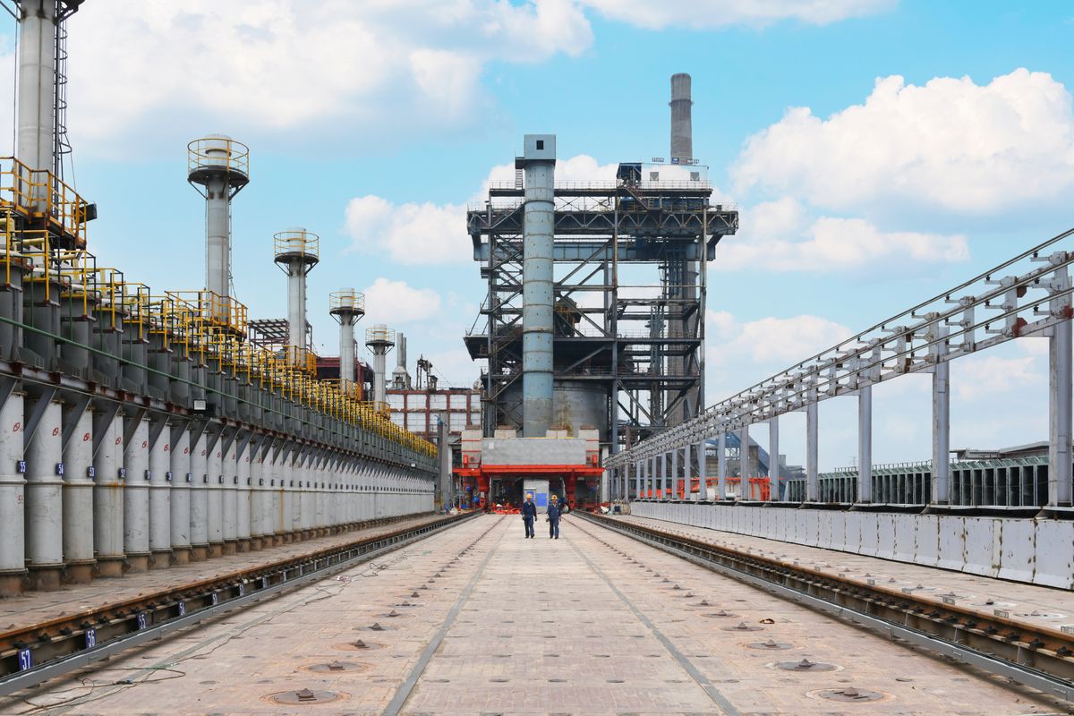 Deepwater offshore oil platform steel construction